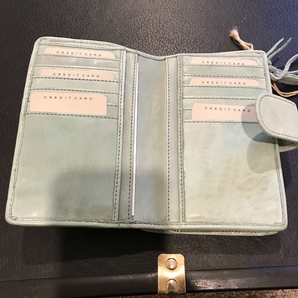 Genuine woven leather bifold tab wallet light sage green - Picture 2 of 8